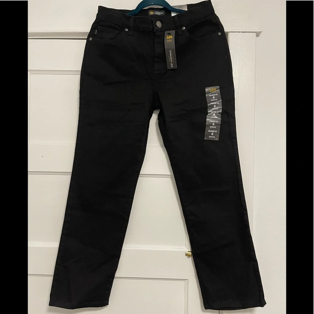 NWT Women’s Size 8 Relaxed Fit Straight Leg Mid Rise Jeans In Black - Picture 4 of 12